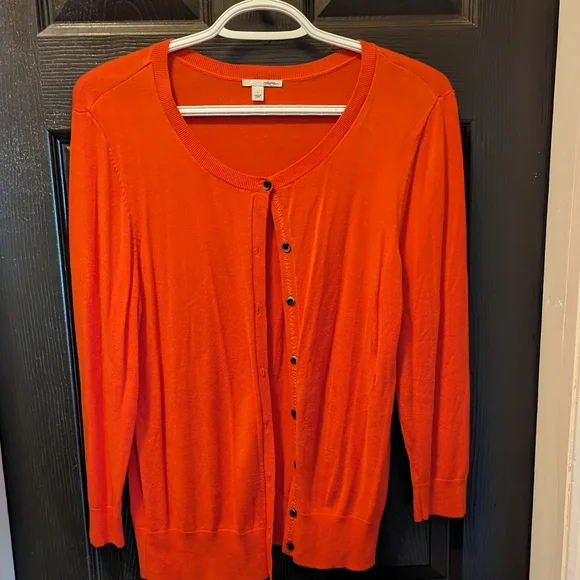 Large Cardigan - Picture 3 of 4